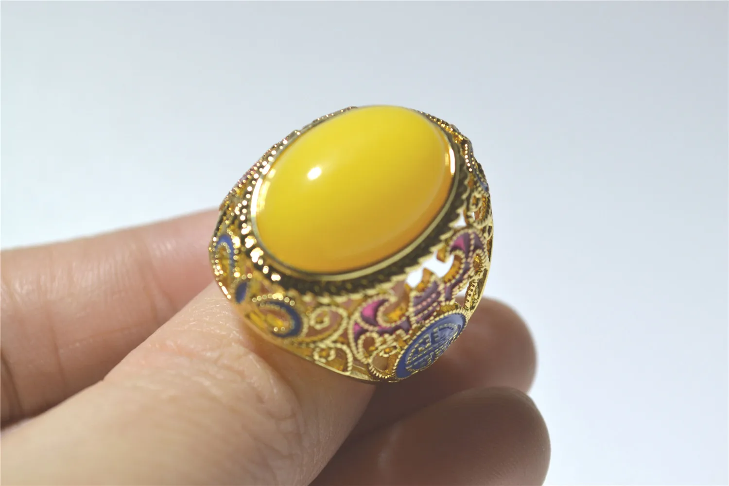 

Vintage Yellow Amber Cloisonne Ring Beeswax Women Men Finger Rings