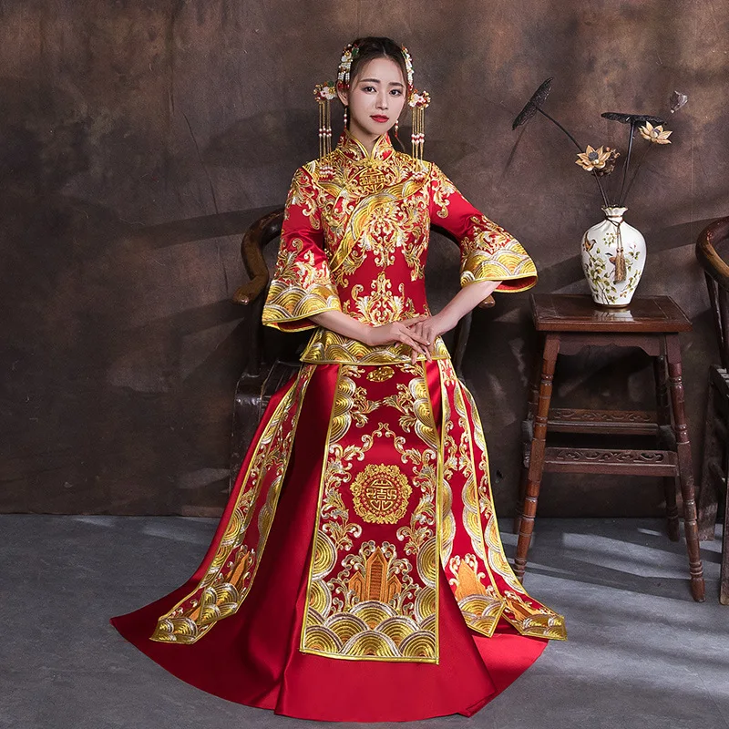 

Exquisite Royal Bride Dress Gown Traditional Women Suzhou Embroidery Qipao Flower Elegant Chinese Marriage Cheongsam Suit