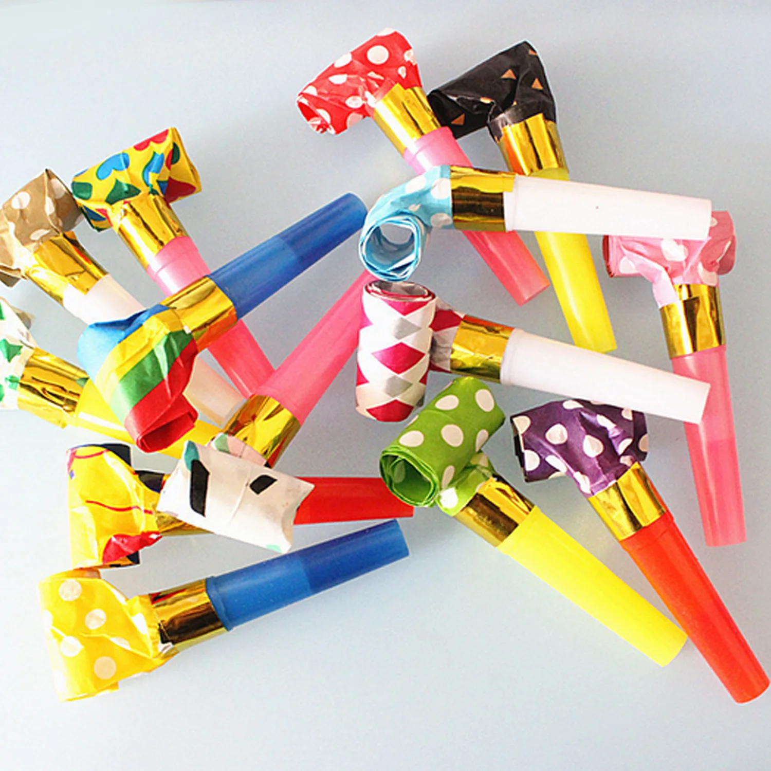 Behogar 20 шт Вечерние рожки Noisemakers выдувание свистки игрушки для сувениры для вечеринки ко дню рождения случайный стиль