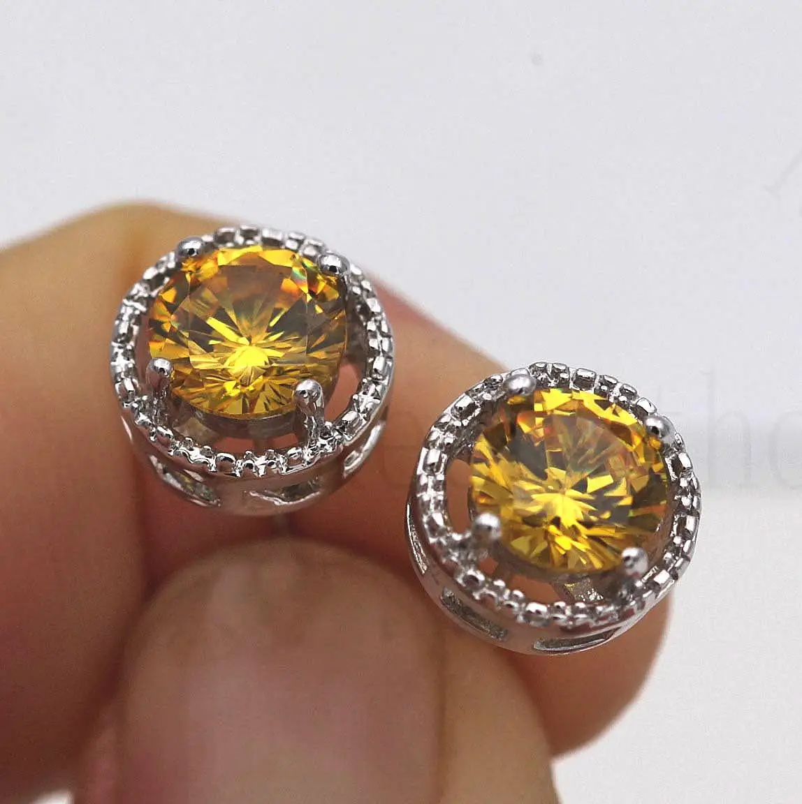 OBS0348_Gold_01