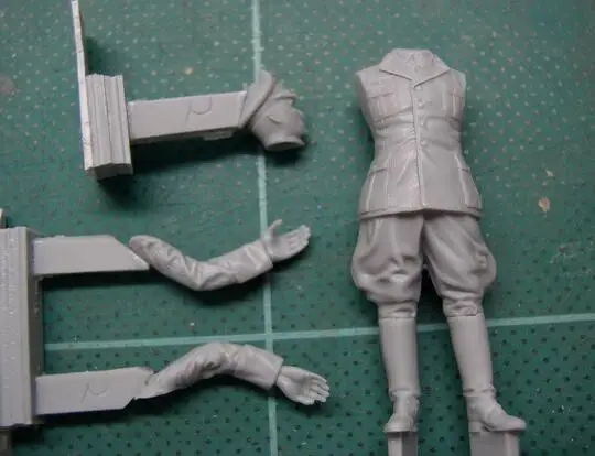 

1/35 Resin Kits WWII German Commander Rommel