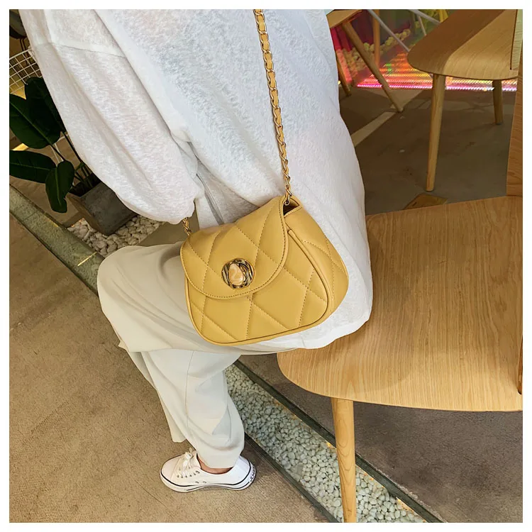 Girl New Korean version Ling Chain Small Square Bag Fashion Baituan Inclined Embroidery Line Single Shoulder Bag