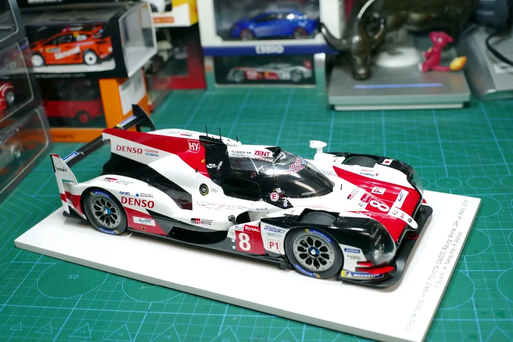 SPARK Decast модель автомобиля 1/18 Le Mans Чемпионат для Toyota TS050 Hybrid 8# Alonso сплав модель автомобиля игрушка с оригинальной коробкой