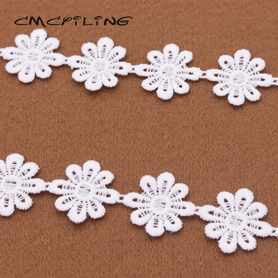 

CMCYILING 2.5cm White Embroidered Lace Trim Floral Pattern Sewing Handmade Craft Materials Accessories 1 Yard