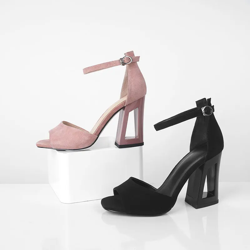 Новое поступление; женские босоножки; замшевая обувь; женская летняя обувь; коллекция года; ажурная обувь на высоком каблуке с ремешком на щиколотке