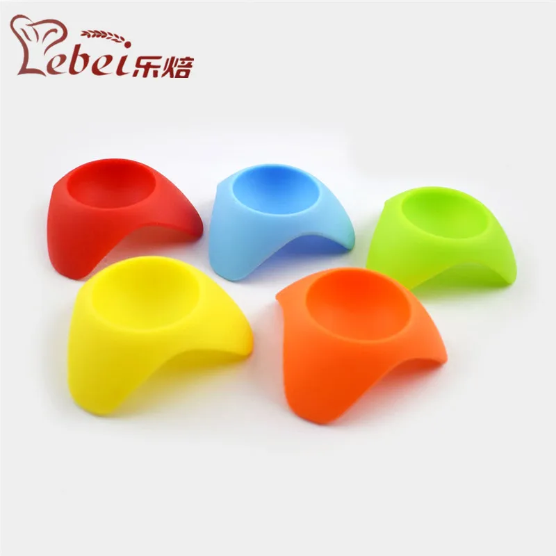 4pcs/lot Randomly Mix Color Silicone Eggs Holder DIY Egg Tools Kitchen