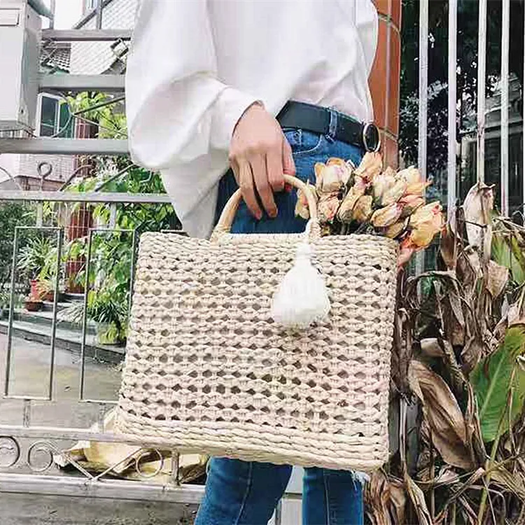 

INS Rattan Handle Woven Bag Straw Bag Tassel Vacation Tote Beach Bag For Women Luxury Tassel Handbags Designer Shopping Basket