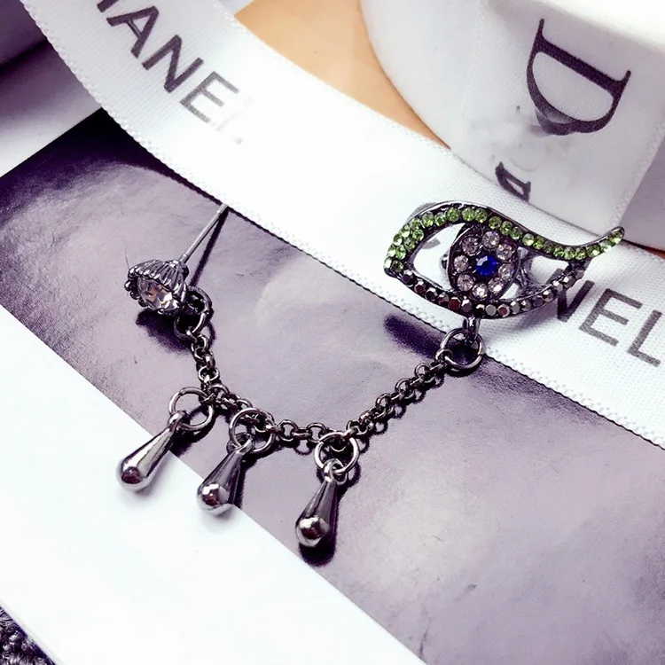 

Eleple Trendy Eye Shape Cubic Zirconia Stud Earrings for Woman Personality Earrings Fashion Jewelry C6043