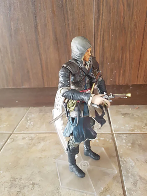 28 см Creed Iv Black Flag 4 Play Arts Kai Edward James Kenway ПВХ фигурка коллекция украшения игрушки кукла