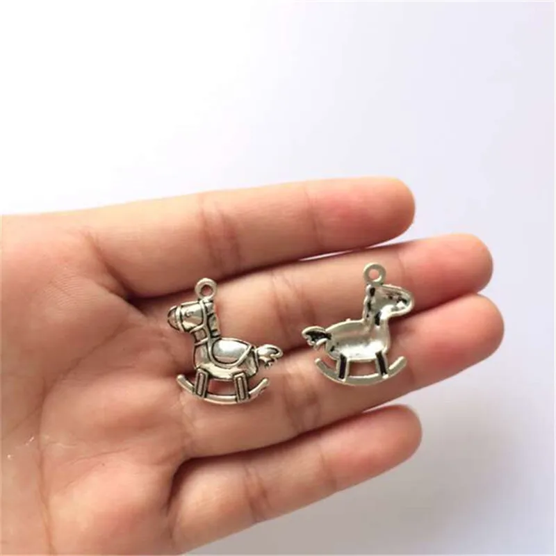 Alloy Charm Lovely Connector Hobbyhorse Rocking Horse Pendant Vintage Tone 20x24mm 30pcs T299