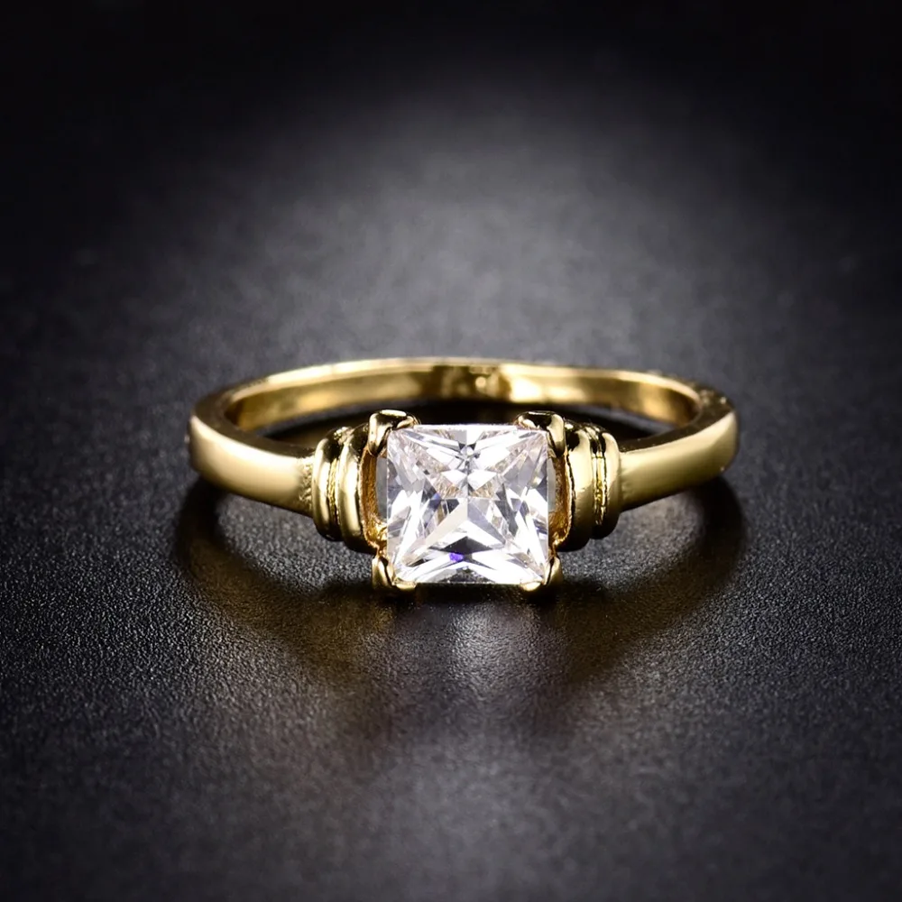 

BUDONG New Arrival Women Bijoux Solitaires Rings Gold color Ring Crystal Chic Party Wedding Ring Size 5-9 Austrian XUR004