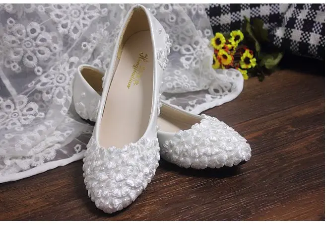 Средний каблук Свадебные туфли с кружевными цветами Белый Женская мода Весна-осень кружева brdial невест обувь леди сладкий вечерние кружевные туфли-лодочки