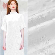 Роскошная белая рельефная Цветочная жаккардовая парчовая ткань для платья пальто 3D цветок жаккардовая ткань tejido stoffen SP5660