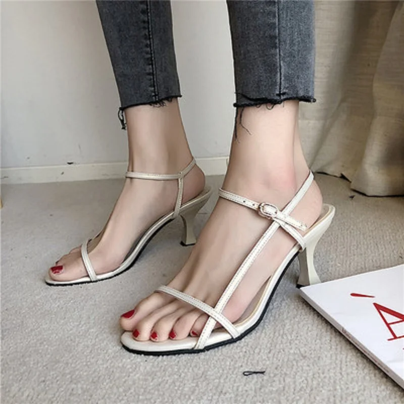

High heels female 2019 new Korean version of the wild pointed word buckle with Roman shoes high heels women