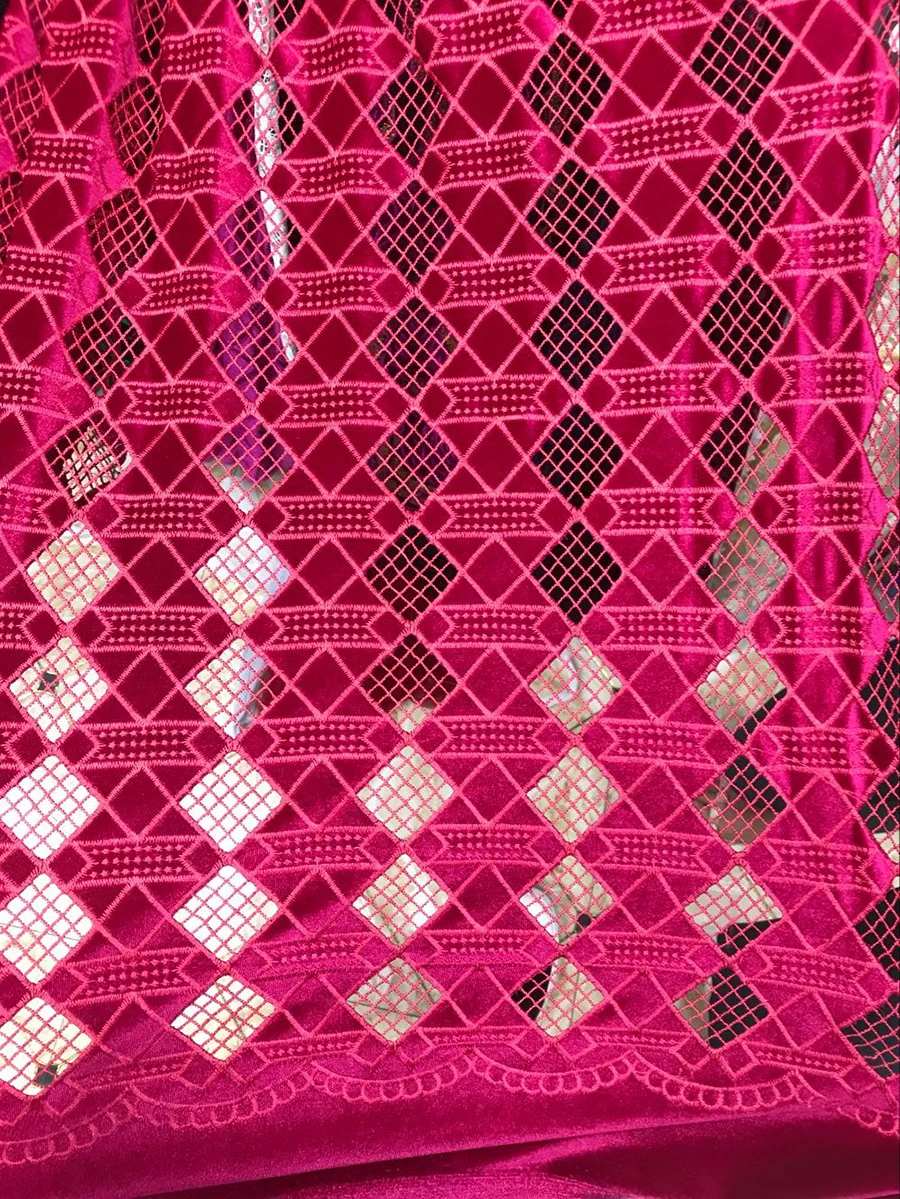 

2018 Latest Beautiful Embroidered African Velvet Laces Fabrics High Quality African French Laces Fabric Nigerian party Dress