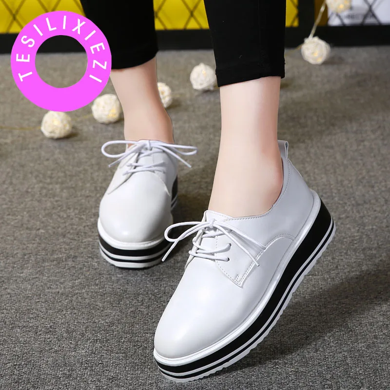 TESILIXIEZI Women Platform Shoe Autumn Lady Brogue Black Patent Leather Flats Lace Up Footwear Female Flat Oxford Casual Loafers