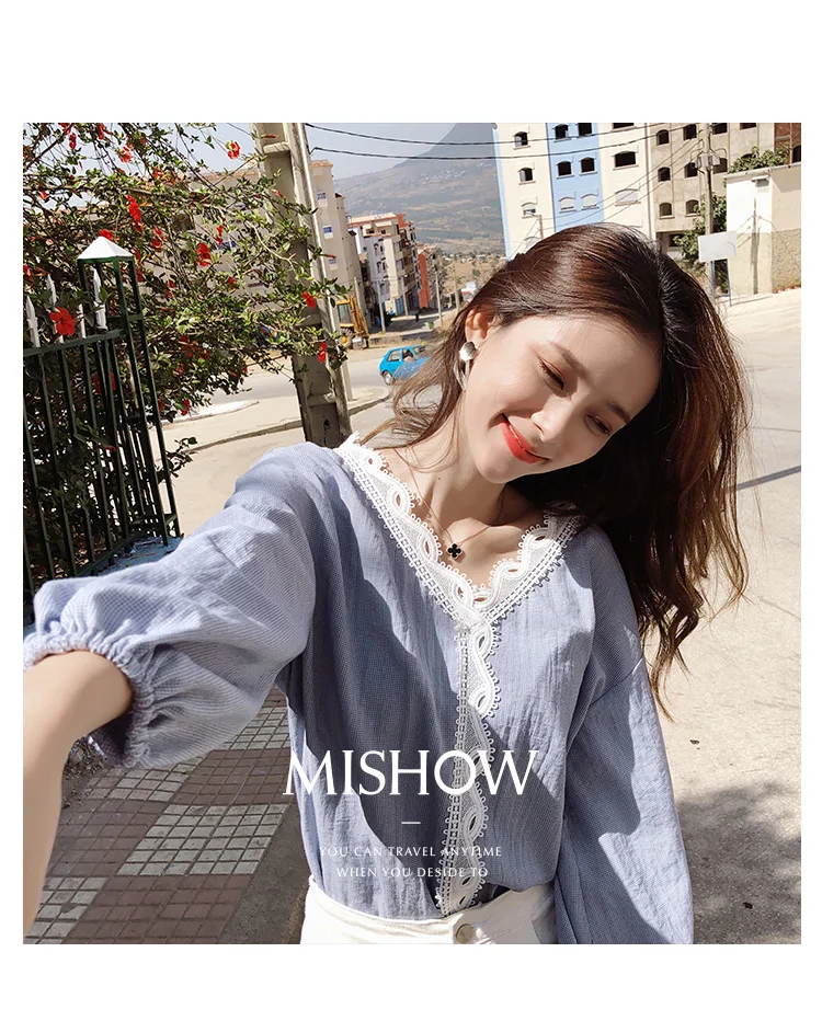 Mishow Женская блузка с кружевном вырезом MX18C4596