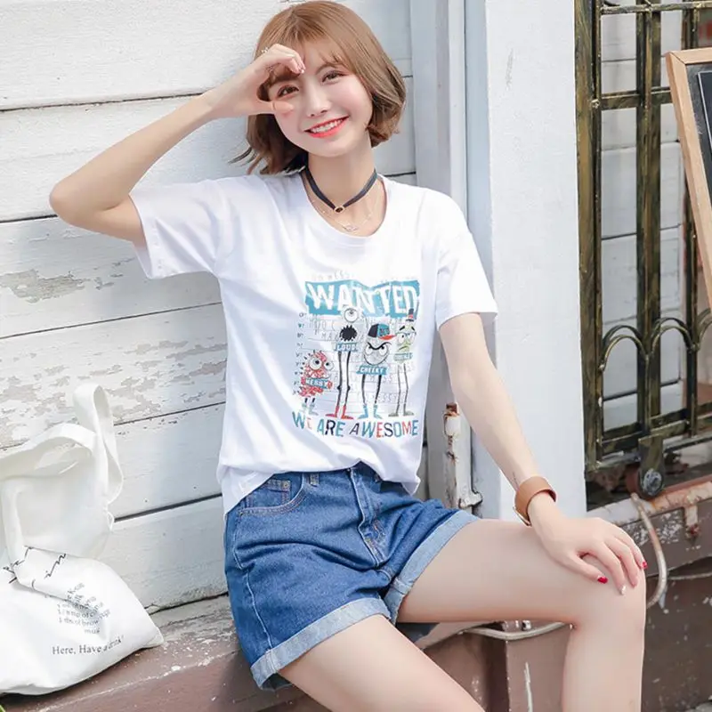 T shirt Kasual Kartun Lucu Leher 
