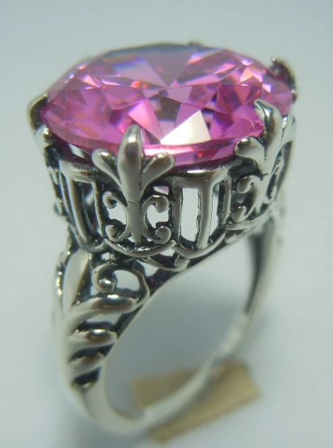 

Fashion wind restoring ancient ways Pink zircon luxurious atmosphere of ancient silver ring