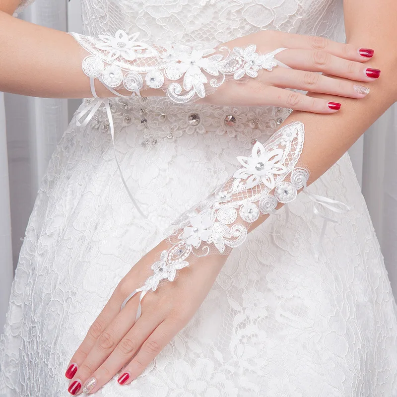 Красота Девушка перчатки мастер церемоний платье белый короткий стиль кружево diamond trim церемониальные перчатки