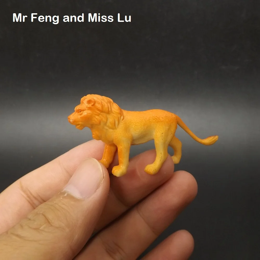 small lion toy