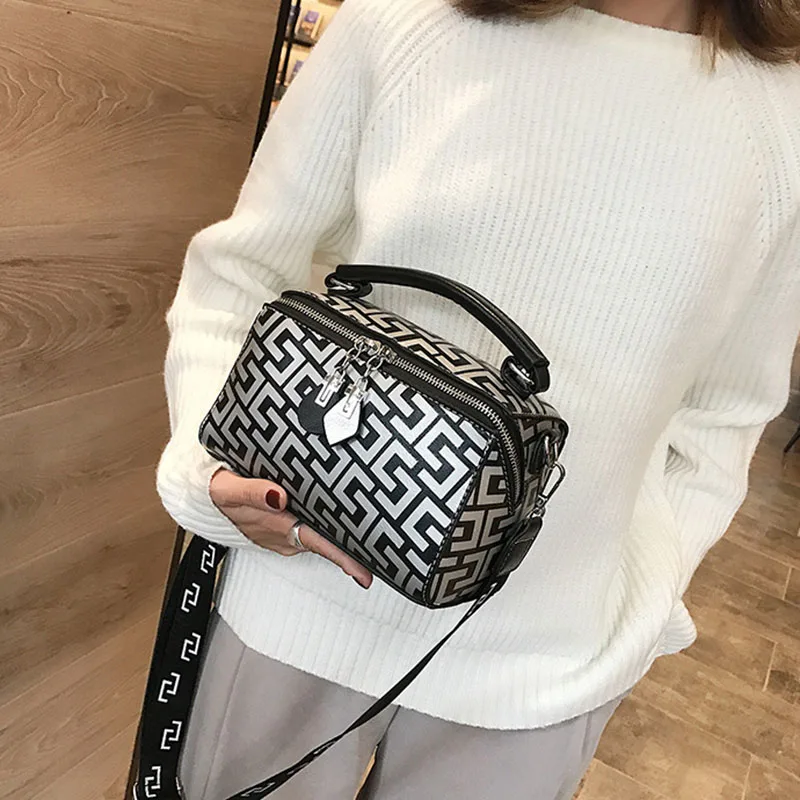 Women Fashion Printing Wide Shoulder Bag INS Popular Leather Handbag Exuqisite Female Messenger Bags Lady Luxury Bolsa SS3493 (12)
