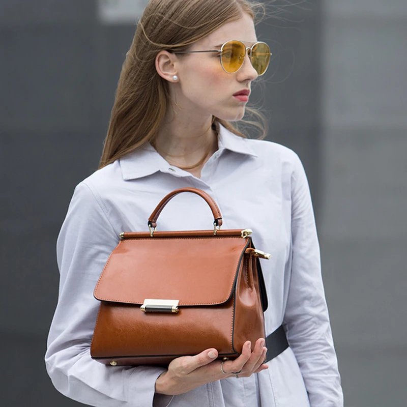 

2019 Spring Famous Brand Design Women's Flap Bag Genuine Leather Ladies Hanbag with Cover, Vintage Elegant Female Crossbody Bag