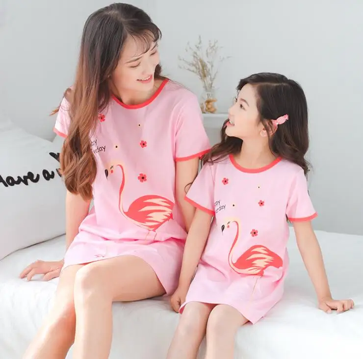 Лебедь мать и дочка платья для женщин семейный халат одинаковые пижамы наряды смотреть одежда «Мама и я» для детей пижамы девочек - Цвет: A
