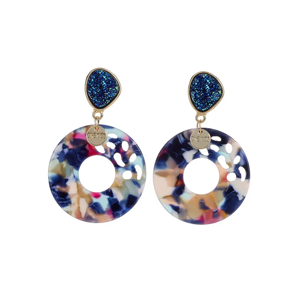 

Fashion Round Cutout Acrylic Acrylic Exquisite Personality Plate Earrings Patterned Resin Earrings Beautiful