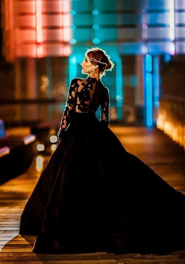 2017-vestidos-de-novia-lace-wedding-dresses-sheer-long-sleeves-appliqued-court-train-long-bridal-gowns-custom-made-gothic-high-neck-gowns (4)_