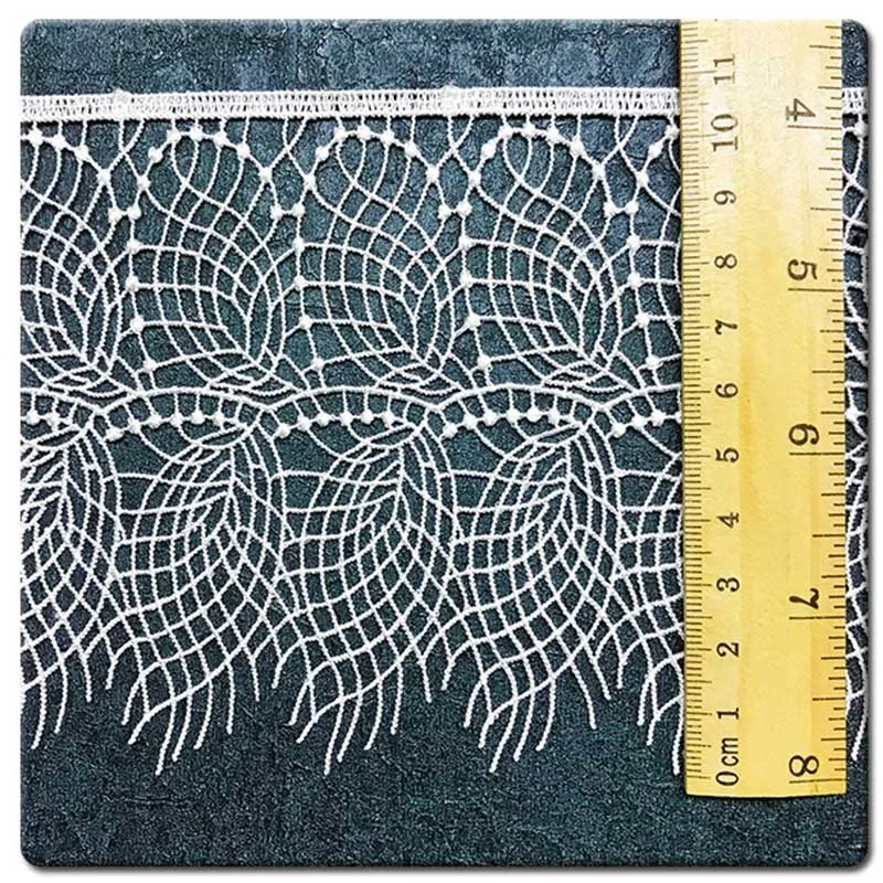 8287183723_84286053