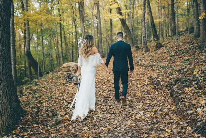 this-oakleaf-cottage-wedding-perfectly-nails-free-spirited-sophistication-amber-phinisee-75-700x467