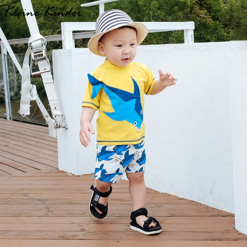 Kids Baby Boys 3D Cartoon Shark Hooded Two-Piece Rash Guard Swimsuit Sun Product Surfing Sporty Swimwear
