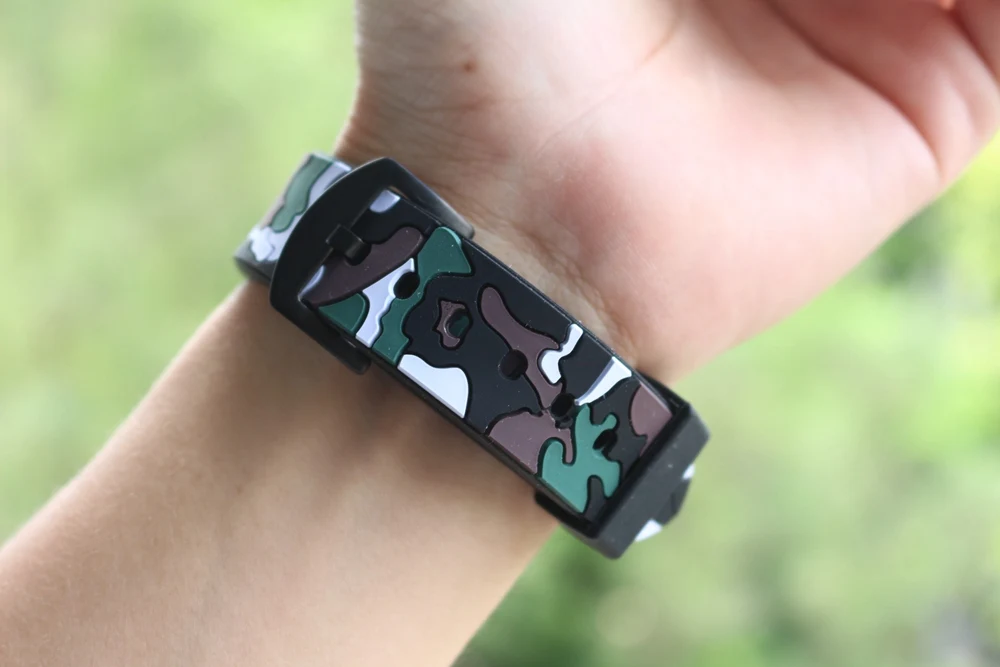 URVOI sport band for apple watch series 1 2 strap for iWatch CAMO colors Soft Silicone Replacement camouflage band with adapters30