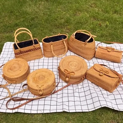 

Bali Circle Summer Vintage Handmade Crossbody Leather Bag Round Straw Beach Bag Girls Circle Rattan Small Bohemian Shoulder bag