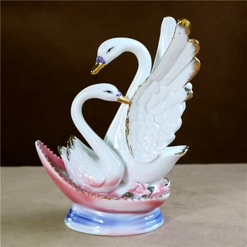 

Romantic Ceramic Lovers Swan Sculpture Hand Painted Porcelain Swan Couple Statue Courtship Souvenir Present Craft Ornament Decor
