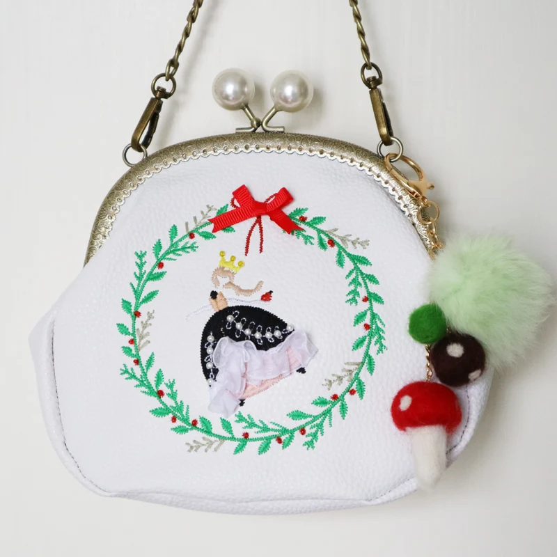 Best 2017 New Arrival Lady Mori Style Metal Frame PU Chain Embroidery Handmade Rabbit Hair Wool Felt Women Messenger Shoulder Bag