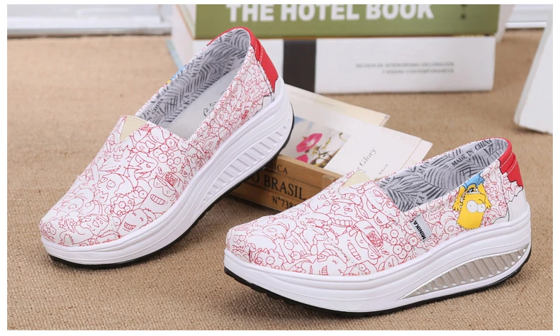 Women's flat shoes round head cartoon canvas shoes autumn casual non-slip thick bottom ladies boat shoes YIDALILAOYECHE