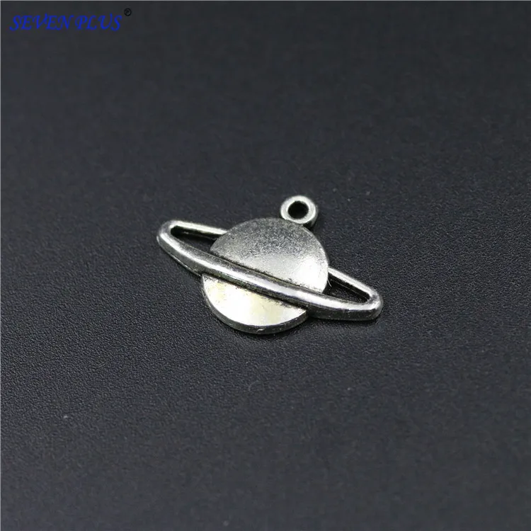 

High Quality 50 Pieces/Lot 13mm*20mm Antique Silver Plated Fixed Star Planet Earth Charm