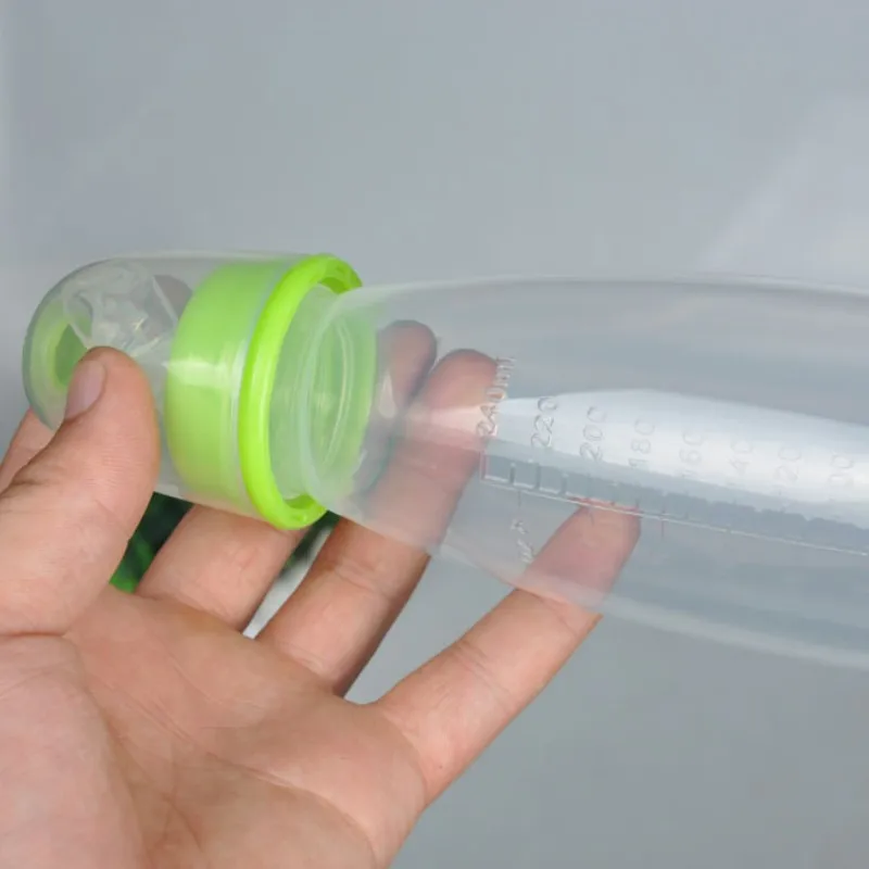 240 мл детские бутылочки детские бутылки Экструзии кормления безопасный уход антиосколочная паста Силиконовая ложка для риса крышка - Цвет: Green