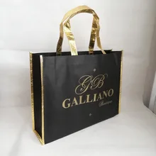 500 шт./лот, 30x40x10 см, сумка с логотипом на заказ, металлические ламинированные блестящие золотые боковины и ручки, черные нетканые сумки-тоут для выставки