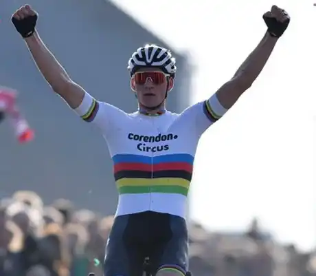 corendon circus jersey