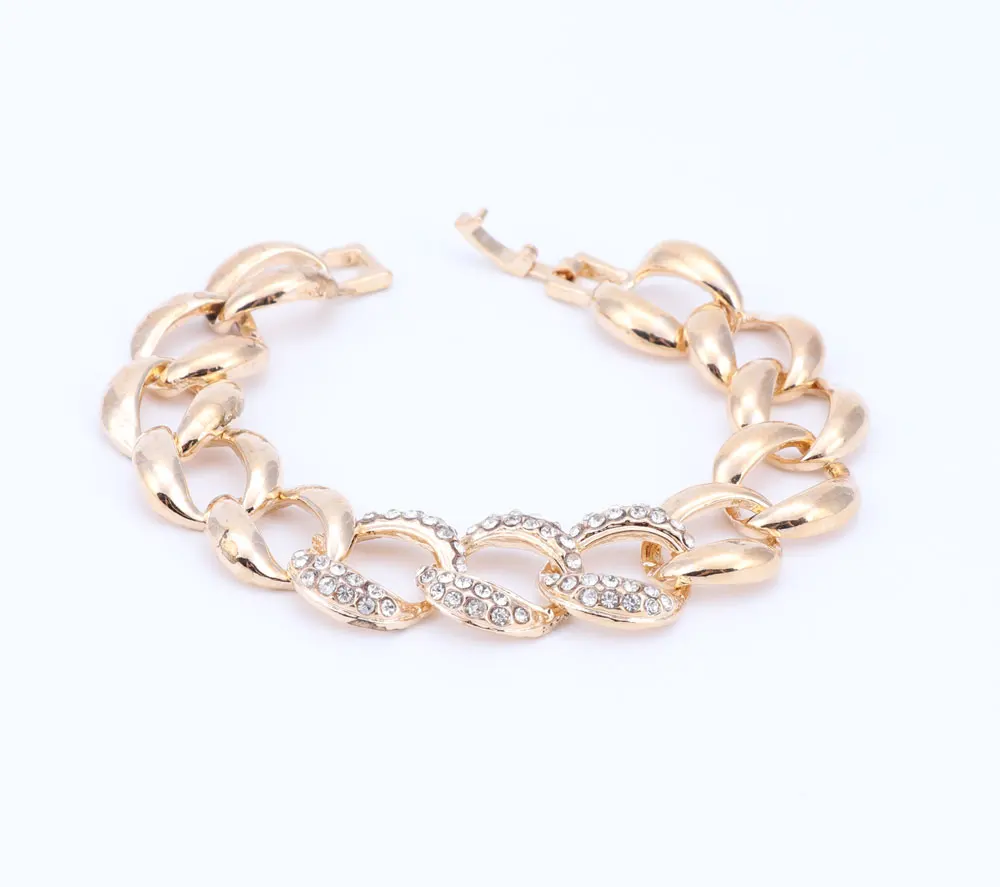 Billige Afrikanische Perlen Schmuck Sets Strass Anhänger Halskette Ohrringe Armband Ringe Set Fein Für Frauen Hochzeit Zubehör Sets