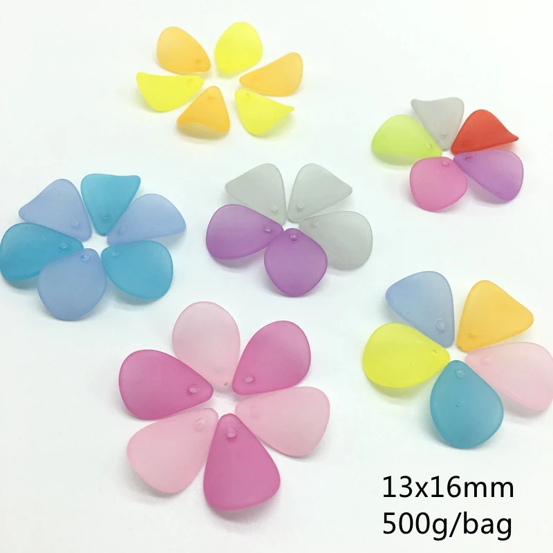 

Meideheng Acrylic beads monochrome small leaves high quality Cheap beads for needlework Jewelry making 13*16mm 2566 Pcs/package
