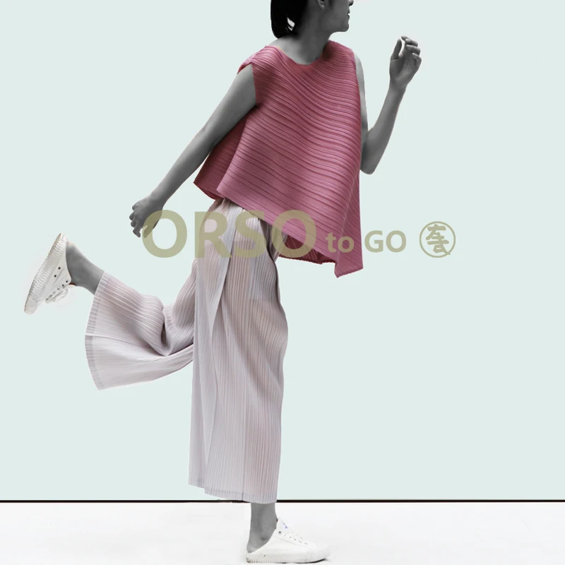 

High Quality Luxury Runway Tops for Women Sleeveless Round Neck Irregular Pleats T shirts Women's Casual Solid Tees