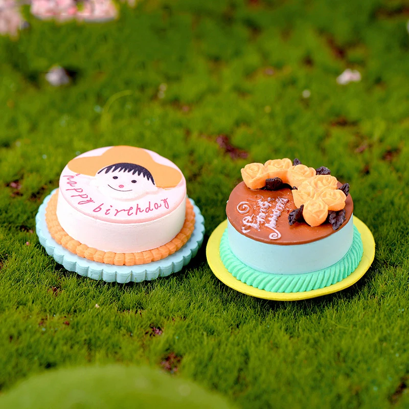 

ZOCDOU 1 Pieces Delicious Chocolate Love Cake Happy Birthday Small Figurine Exhibit Crafts Figure Ornament Miniatures Home Deco