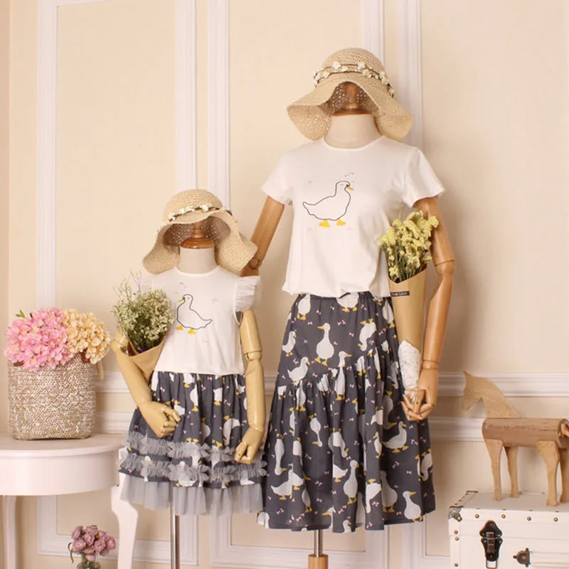 

2017 Summer children clothes 4XL women lady kids girls family Look mother and daughter dress Mom & baby girl embroidery ducks XL