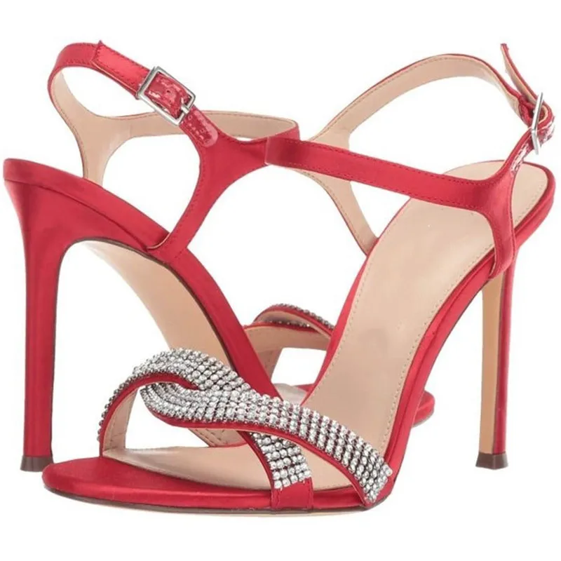 Nina-Davia-Red