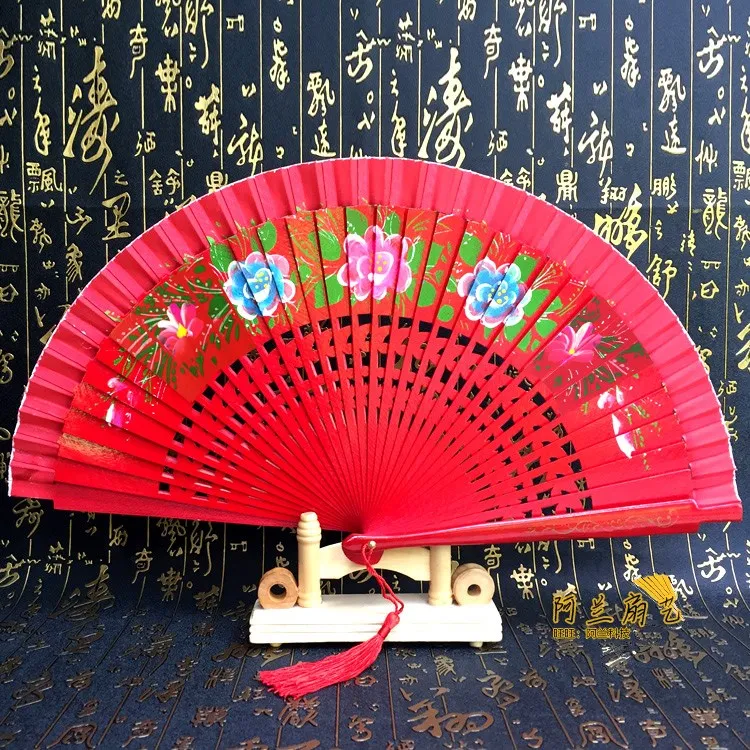 Новые продукты Cheongsam красный Craft Ladies'Folding Fan окрашенный деревянный полый двухсторонний вентилятор страстный испанский танец