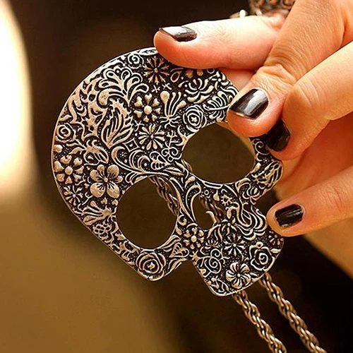 

Hot Women's Vintage Gothic Carved Flowers Skull Pendant Long Sweater Chain Necklace 6SZP 7FBZ BEA4